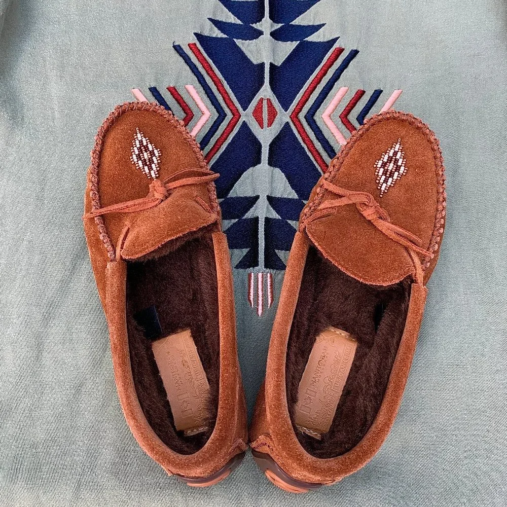 Manitobah Mukluks Canoe suede fleece lined moccasins - Picture 7 of 10